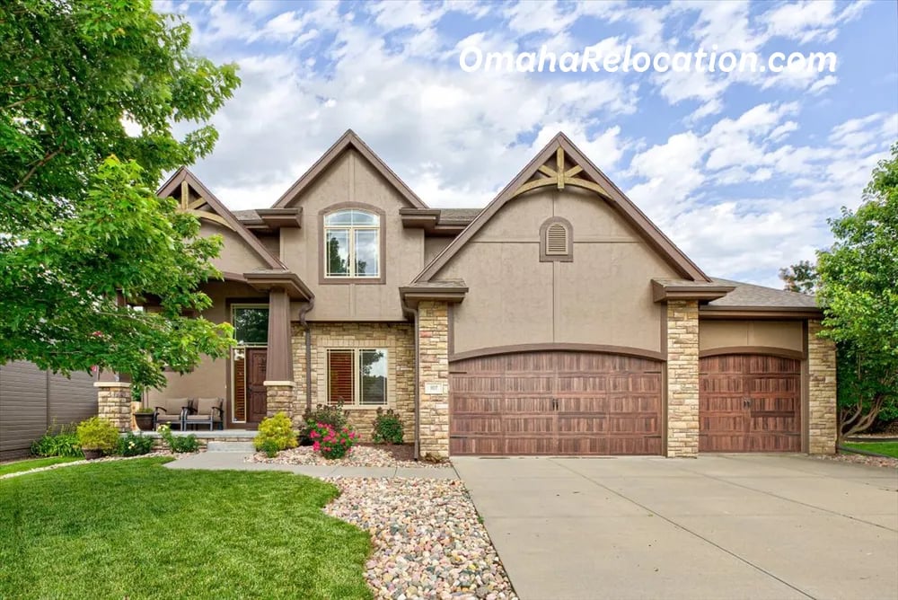 Single Family Home in Elkhorn